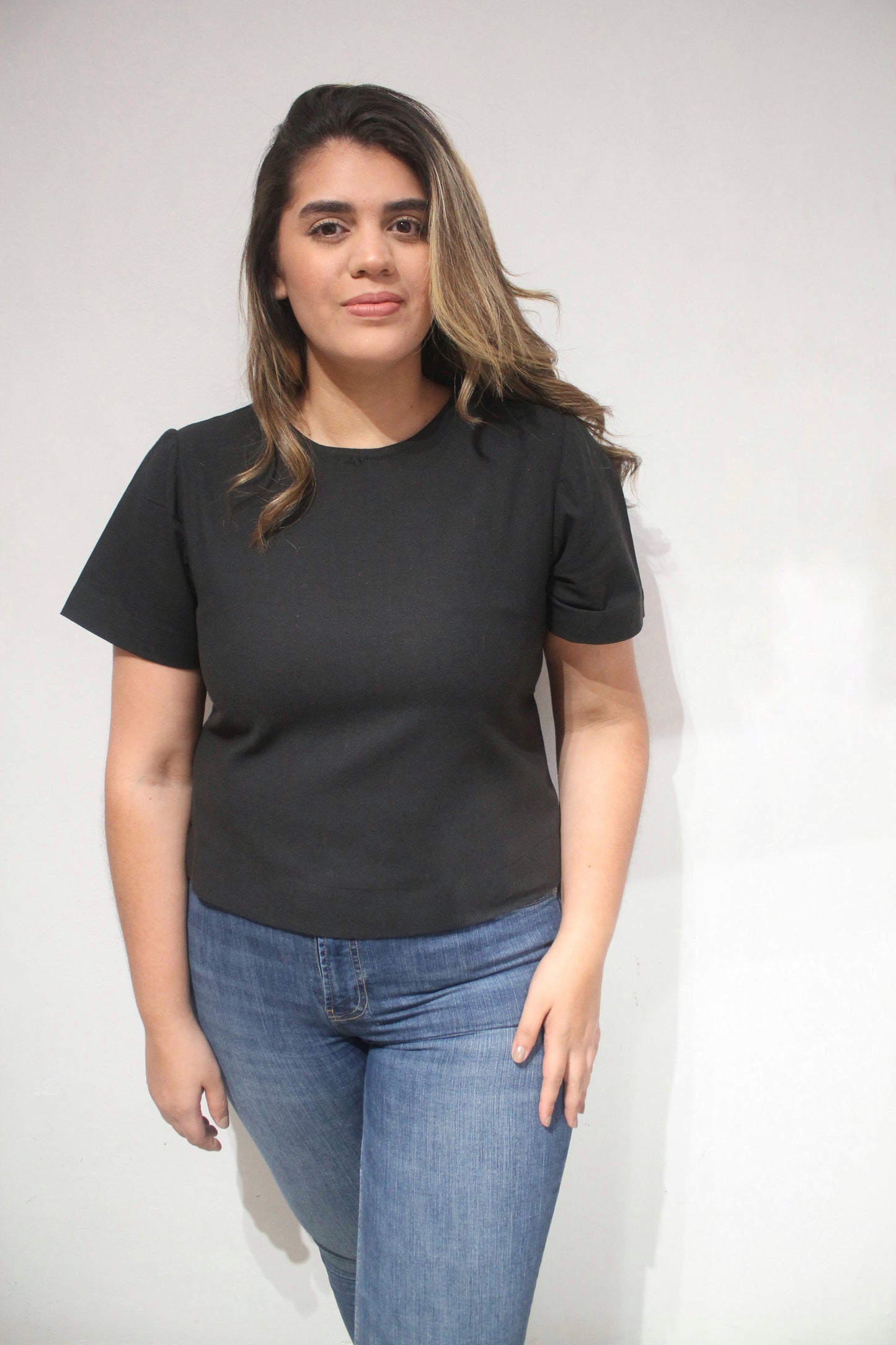 LINO IN BLACK TSHIRT