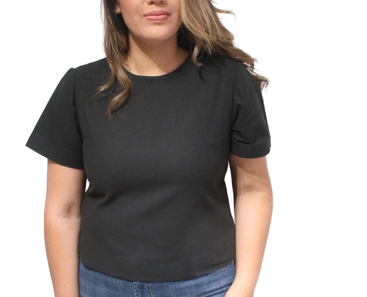 LINO IN BLACK TSHIRT