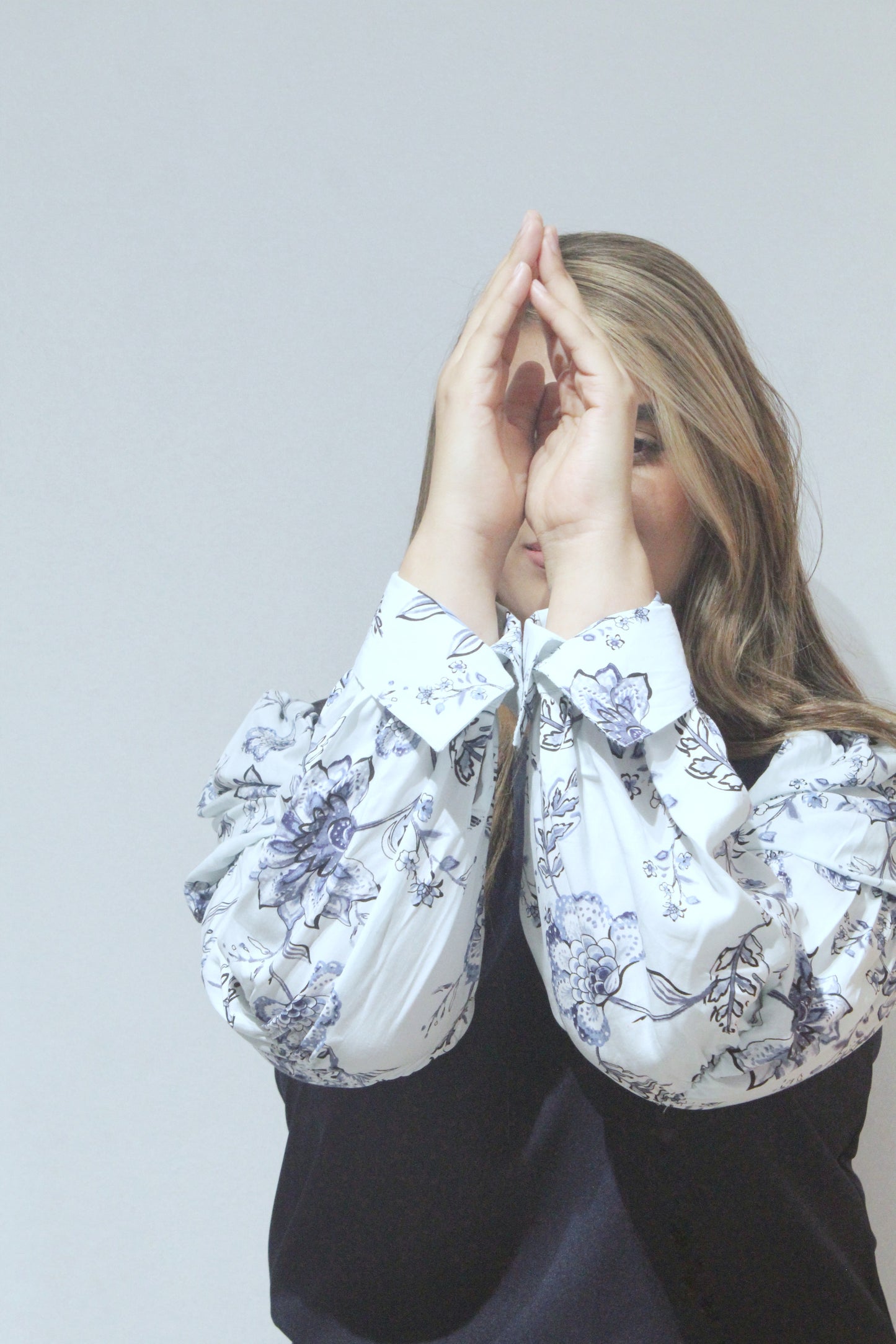 Navy FLOWERS Blouse con puño